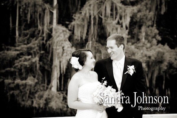 Best Lakeside wedding at Paradise Cove in Orlando, Florida - Wedding photographer - Sandra Johnson (SJFoto.com)